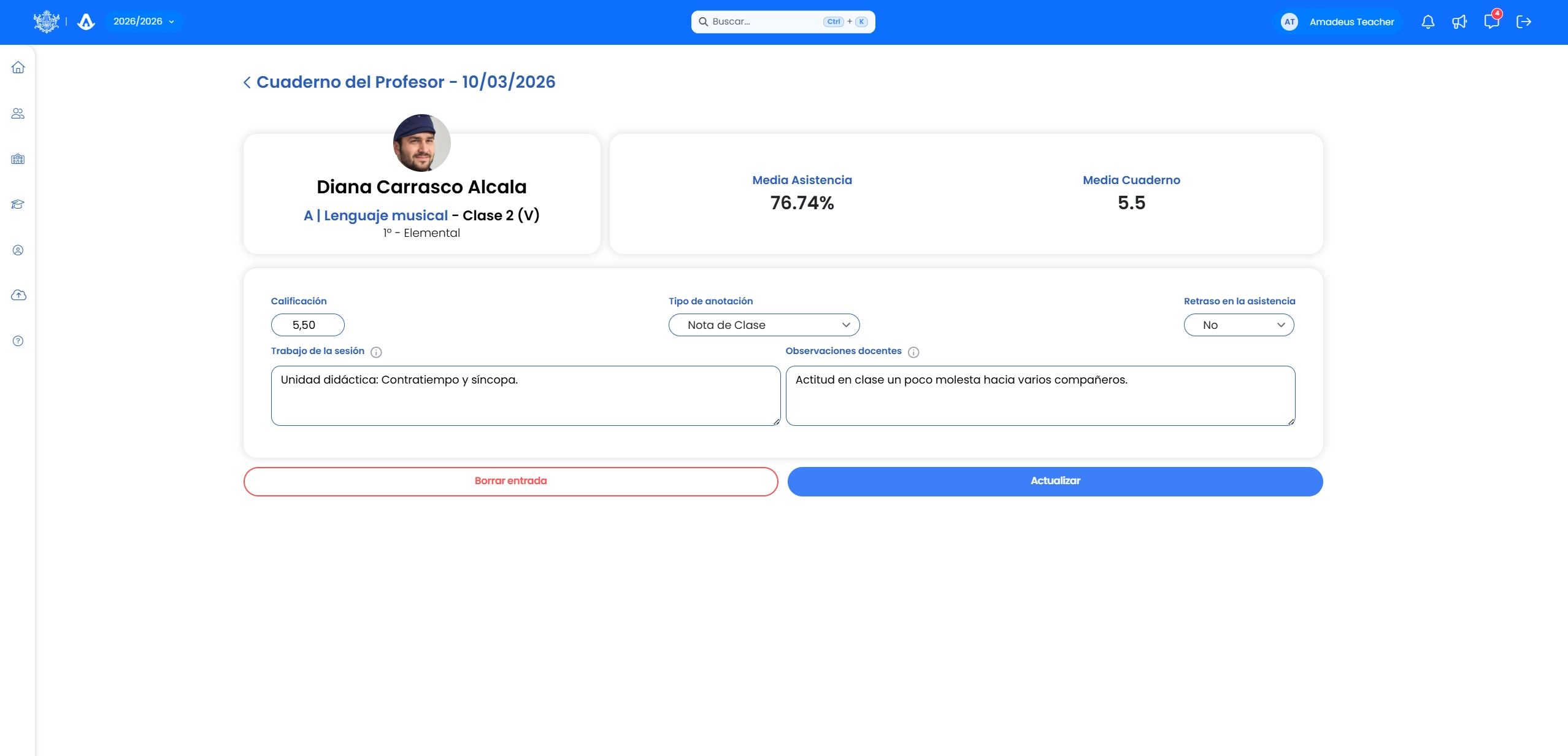 Panel de seguimiento personalizado de un alumno en Amadeus con métricas y observaciones
